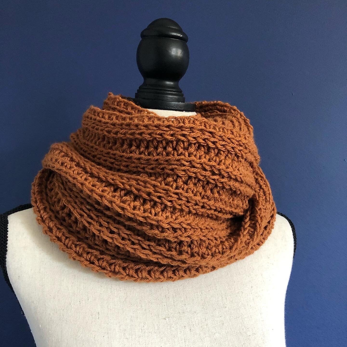 Chunky knit Scarf. The November Scarf. Umber Women’s Knit Infinity Scarf.