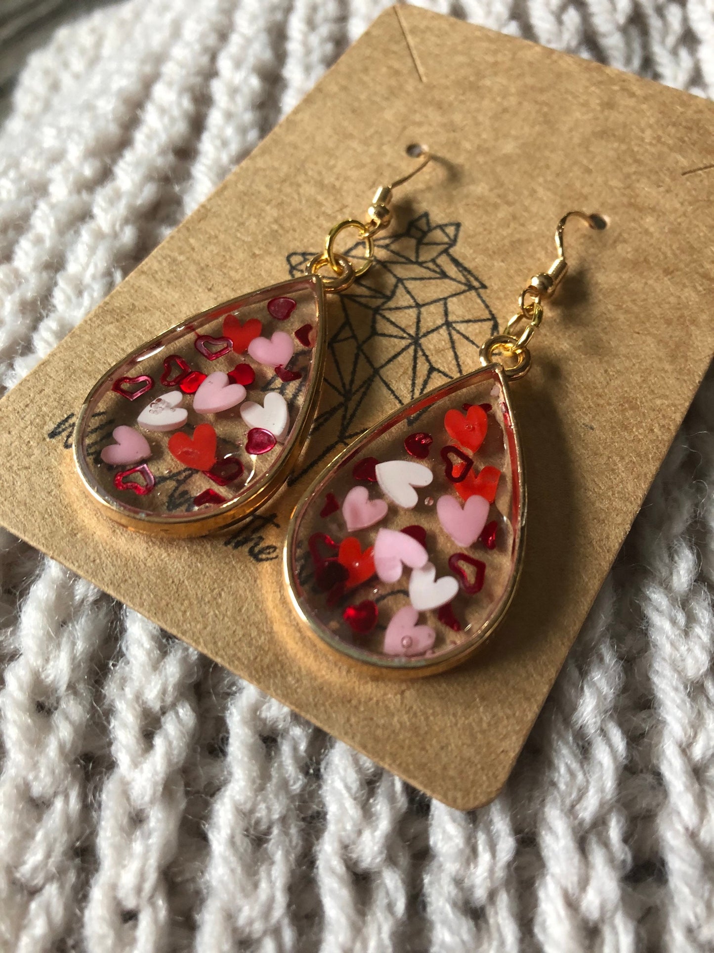 Valentines Day Earrings. Valentine Earrings. Heart Confetti Earrings. Gifts for her. Pink, Red, White Hearts. Resin and Gold Drop Earrings.