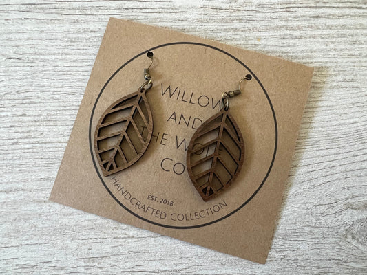 Fall Leaf Dangle Earrings. Minimalist Leaf Wood Earrings. Cottage Core Aesthetic. Forest Lover. Laser Cut Earrings. Gift for her.