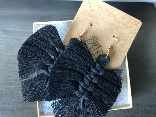Black Macrame Feather Earrings. Black and gold earrings. Witchy Earrings. Halloween Earrings. Black Feathers.