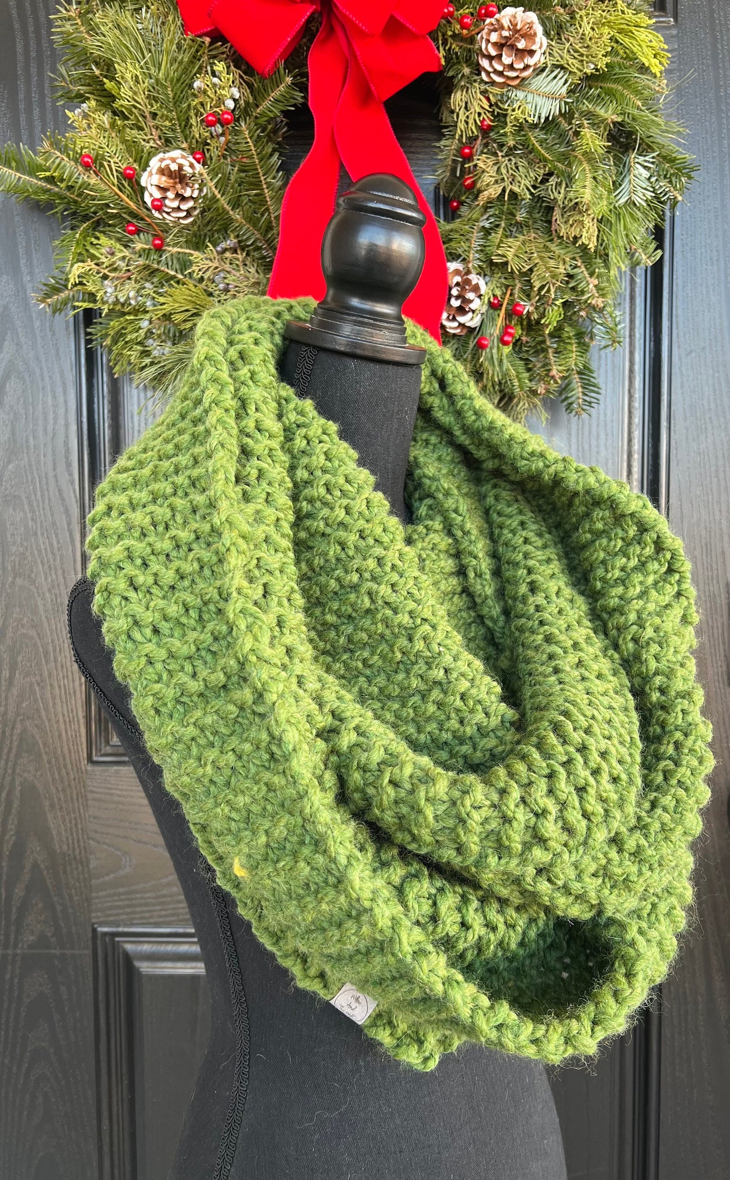 Christmas Green Knit Scarf.  Oversized Infinity Scarf. Chunky Knit Scarf. Gift for Me. Women's Accessories. Winter Accessories.